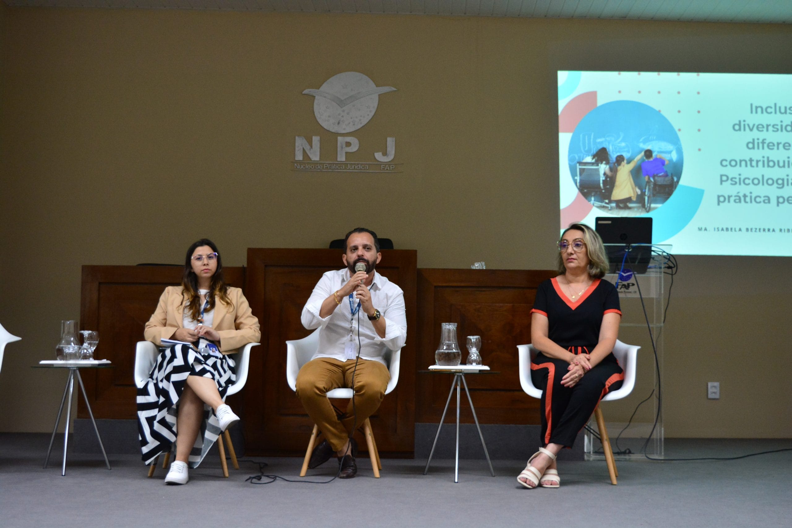 Palestra Inclusão: Caminho transversal para uma prática reflexiva